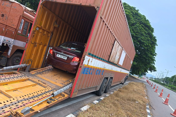 Primesankat Mochan Car Shifting